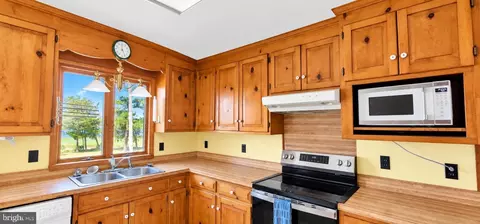 Kitchen - 35257 Cats Point Ln, Quinby, VA 23423 photo 4 of 4