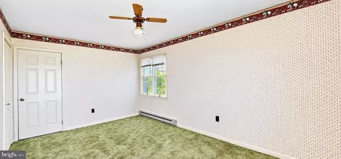 Bedroom - 35257 Cats Point Ln, Quinby, VA 23423 photo 3 of 10