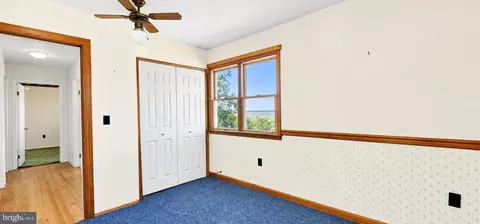 Bedroom - 35257 Cats Point Ln, Quinby, VA 23423 photo 7 of 10