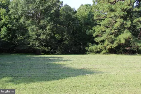 184 Davey Jones Blvd, Greenbackville, VA 23356