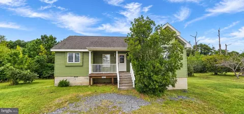 5455 Cedar Dr, Chincoteague, VA 23336
