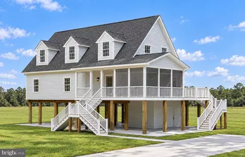 29 Eagle Dr, New Church, VA 23415