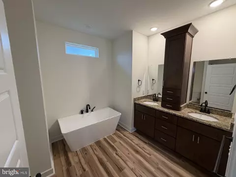 Bath - 37672 Blue Crab Cir, Painter, VA 23420 photo 2 of 2