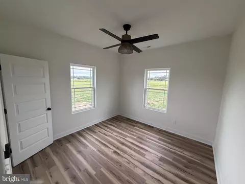 Bedroom - 37672 Blue Crab Cir, Painter, VA 23420 photo 2 of 2