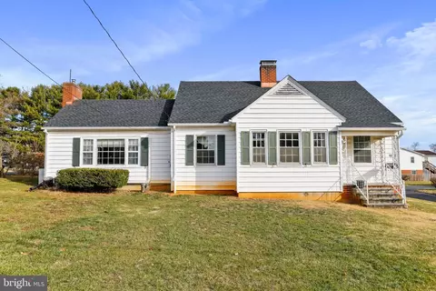 10 Robin Ln, Mount Sidney, VA 24467