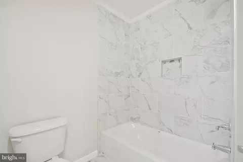 Bath - 660 Lofton Rd, Raphine, VA 24472 photo 2 of 4