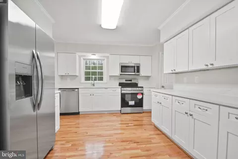 Kitchen - 660 Lofton Rd, Raphine, VA 24472 photo 2 of 5
