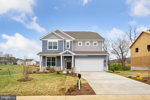 27 Avonwoods Dr, Staunton, VA 24401