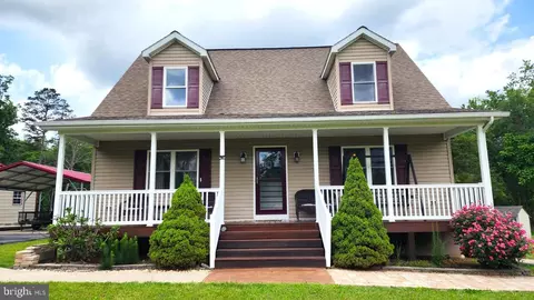 1932 Howardsville Tpke, Stuarts Draft, VA 24477