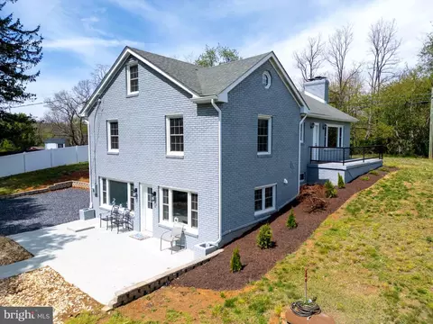 50 Indian Ridge Rd, Greenville, VA 24440