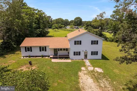 412 Trayfoot Rd, Grottoes, VA 24441