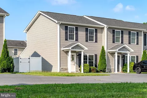 207 15th St #A, Grottoes, VA 24441
