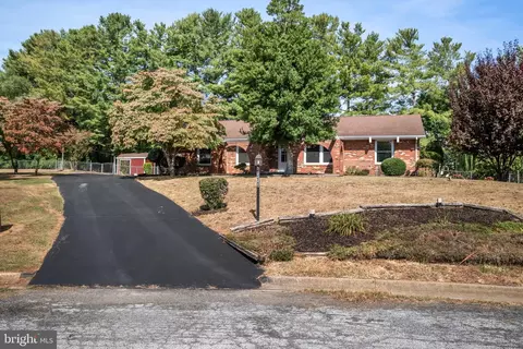 310 Cambridge Dr #1, Stuarts Draft, VA 24477