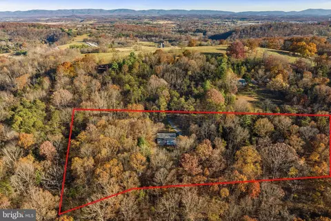 209 Raintree Rd, Verona, VA 24482
