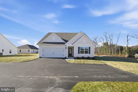 279 Heather Ln, Staunton, VA 24401