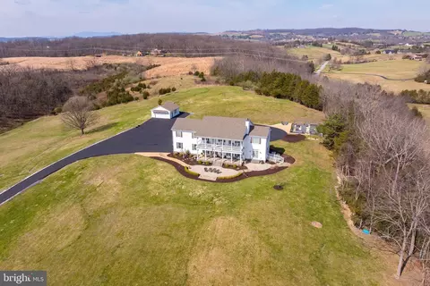 635 Dam Town Rd, Fort Defiance, VA 24437