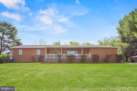 40 Troxell Ln, Staunton, VA 24401