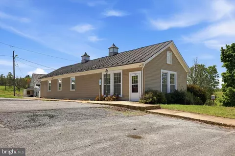 38 Cherry Grove Rd, Middlebrook, VA 24459