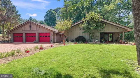 356 River View Dr, Verona, VA 24482
