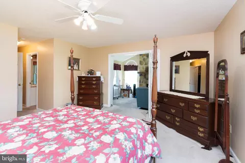 Bedroom - 1802 N River Rd, Mount Solon, VA 22843 photo 2 of 6