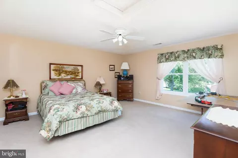 Bedroom - 1802 N River Rd, Mount Solon, VA 22843 photo 3 of 6
