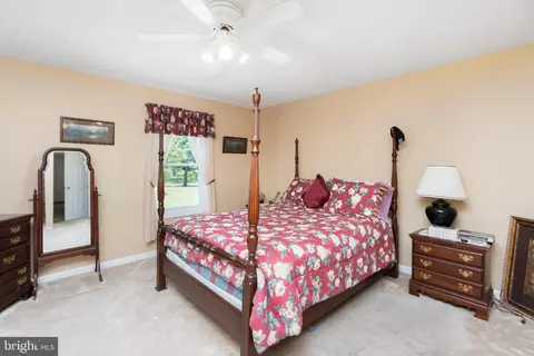 Bedroom - 1802 N River Rd, Mount Solon, VA 22843 photo 1 of 6