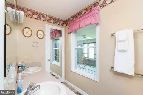 Bath - 1802 N River Rd, Mount Solon, VA 22843 photo 1 of 3