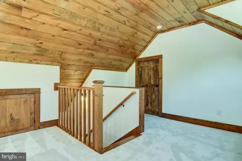Entry Way - 577 S Main St, Amherst, VA 24521 photo 5 of 7