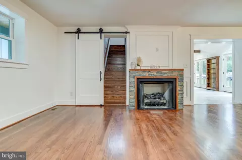 Entry Way - 577 S Main St, Amherst, VA 24521 photo 1 of 7