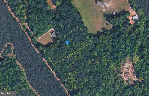 19725 Poor House Rd, Amelia Court House, VA 23002