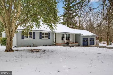 8901 Deekens St, Amelia Court House, VA 23002