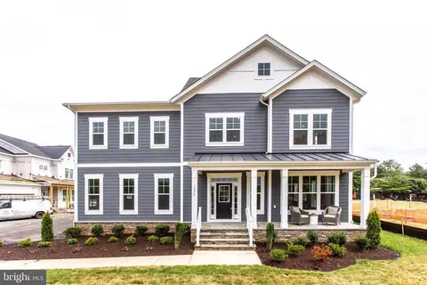 2232 N Quantico St, Arlington, VA 22205