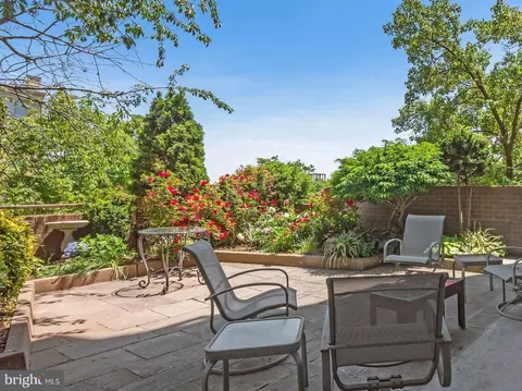 1401 N Oak St #G-1, Arlington, VA 22209