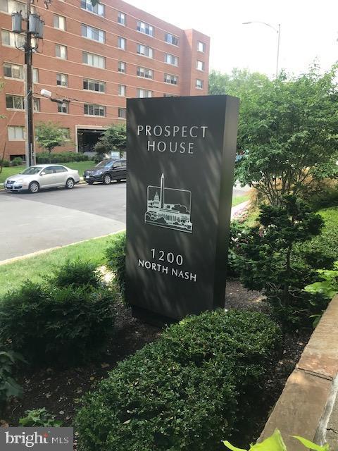 1200 N Nash St #208, Arlington, VA 22209