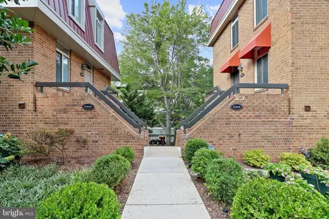 616 15th St S #1, Arlington, VA 22202