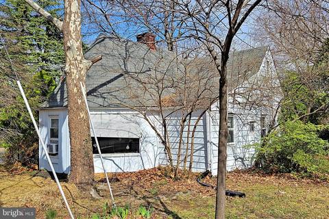 2301 S Arlington Ridge Rd, Arlington, VA 22202