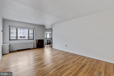 1200 S Arlington Ridge Rd #716, Arlington, VA 22202
