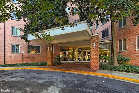 3000 Spout Run Pkwy #C302, Arlington, VA 22201