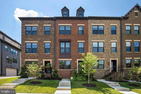 5704 11th Rd N, Arlington, VA 22205