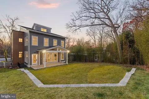 4025 9th St S, Arlington, VA 22204