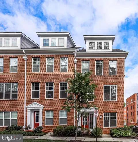 31 N Trenton St, Arlington, VA 22203