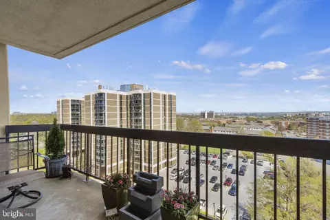 1016 S Wayne St #1009, Arlington, VA 22204