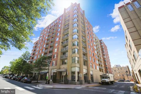 1020 N Highland St #320, Arlington, VA 22201