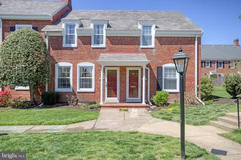 3430 S Wakefield St, Arlington, VA 22206