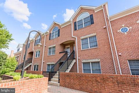 6908 Fairfax Dr #306, Arlington, VA 22213