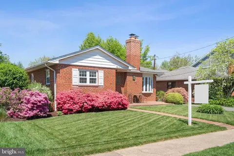 5627 26th St N, Arlington, VA 22207