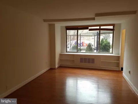 1121 Arlington Blvd #203, Arlington, VA 22209
