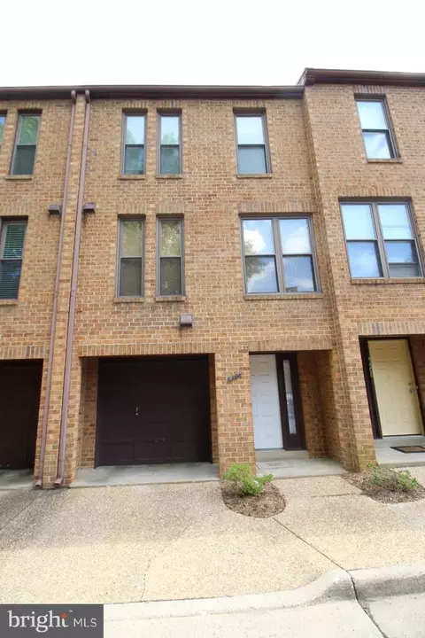 4406 7th St N, Arlington, VA 22203