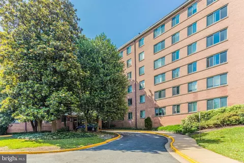 3000 Spout Run Pkwy #A604, Arlington, VA 22201