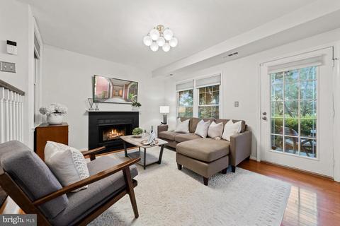2819 S Woodrow St #5, Arlington, VA 22206